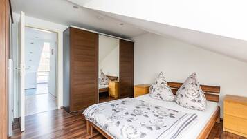 2 bedrooms, desk, iron/ironing board, WiFi (free)