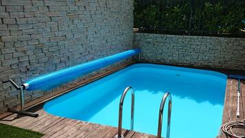 Piscine extérieure, piscine chauffée