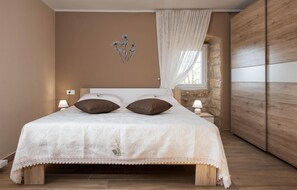 4 chambres, lit parapluie, Wi-Fi gratuit, draps fournis
