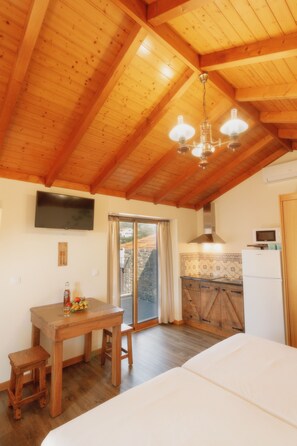 熨斗/熨衫板、免費 Wi-Fi、床單