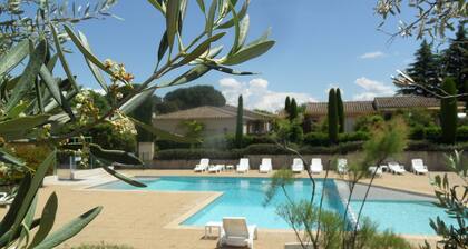 Un Mazet au pied des Alpilles (2 étoiles)
