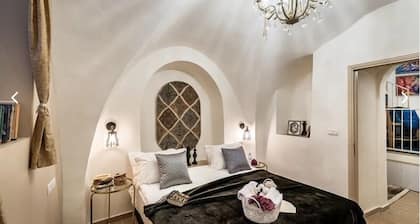 Jerusalem Villa front the Mamilla Mall