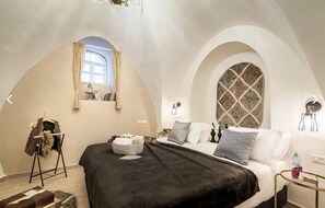 Deluxe Villa, 5 Bedrooms | 5 bedrooms, blackout curtains, iron/ironing board, free cots/infant beds - Jerusalem Villa front the Mamilla Mall (Jerusalem)