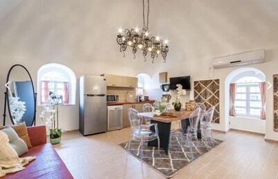 Jerusalem Villa front the Mamilla Mall