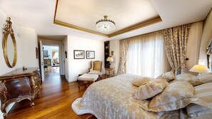 7 Schlafzimmer, Zimmersafe, Schreibtisch, schallisolierte Zimmer