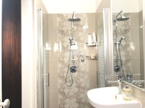 Apartment, 1 Schlafzimmer | Badezimmer | Dusche, Regendusche, Haartrockner, Handtücher