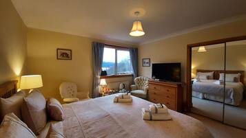 Habitación doble Premier, 1 cama King size, baño privado, vista al lago | Sábanas de algodón egipcio y ropa de cama de alta calidad