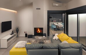 Smart-TV, Kamin, Tischfußball