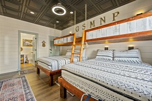 3 Schlafzimmer, Pillowtop-Betten, Bügeleisen/Bügelbrett, WLAN