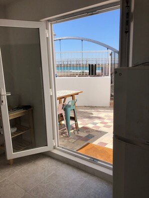 Interior - Ronnies Beach House, nice 2 bedroom house with a big rooftop with great seaview (Málaga)