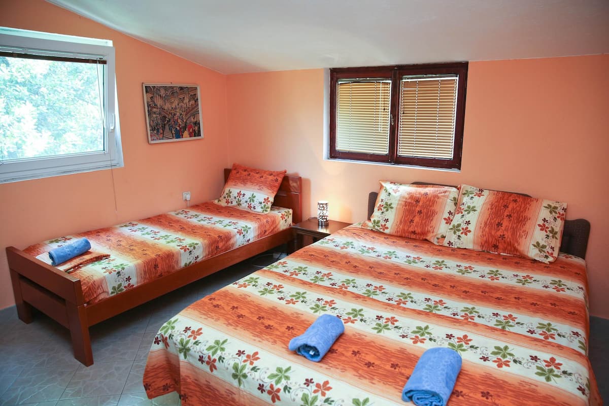 Economy appartement | Geluiddichte muren, gratis wifi, beddengoed