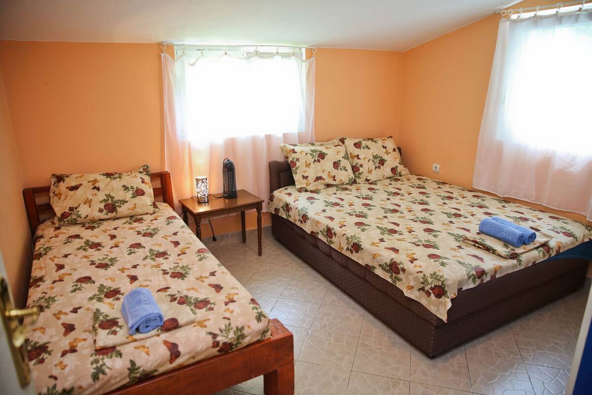 Familie appartement | Geluiddichte muren, gratis wifi, beddengoed