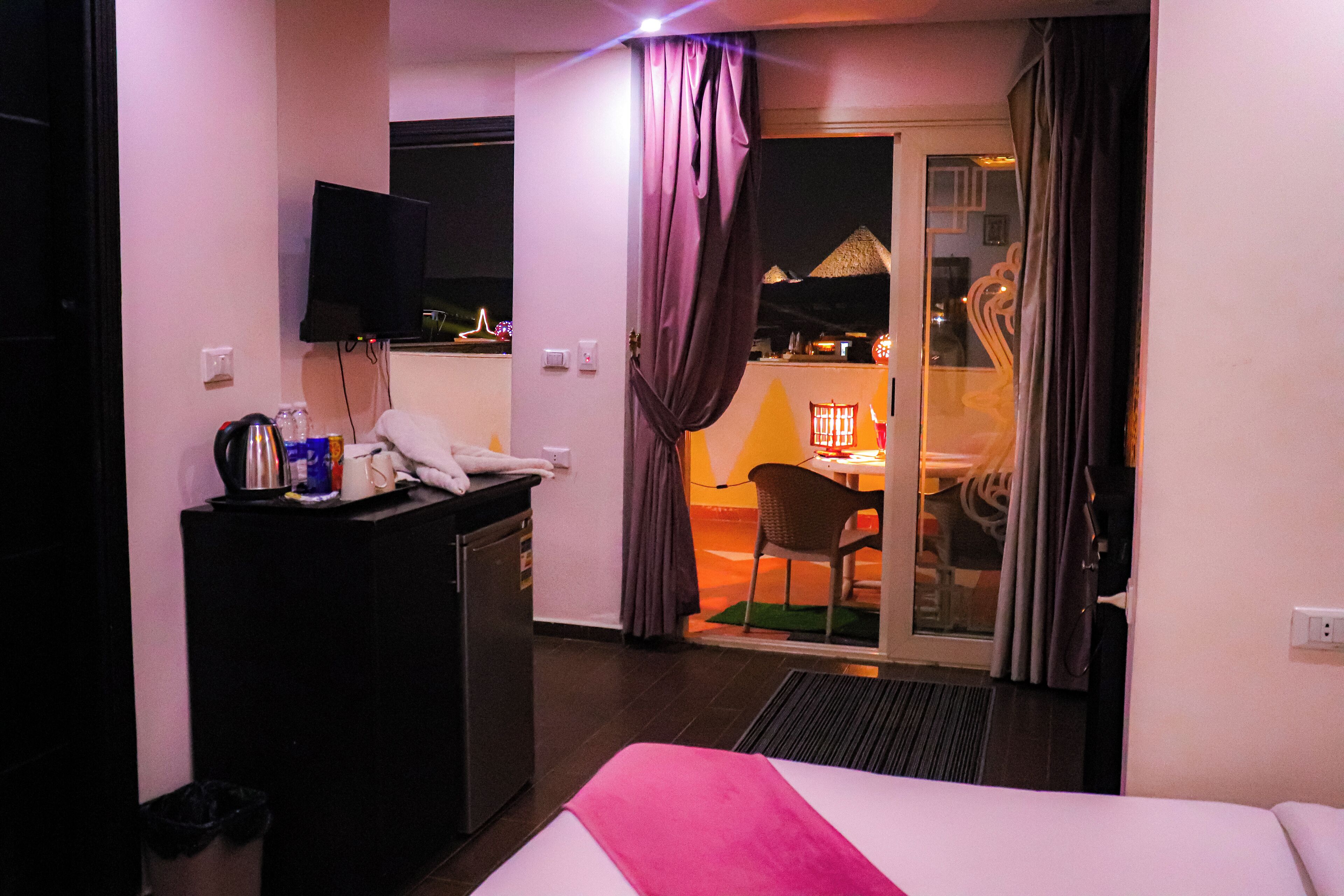 Photo - Golden Pyramids Inn