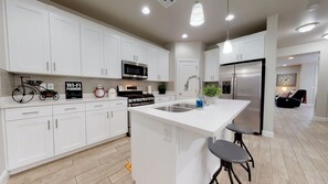 ทาวน์โฮม, 3 ห้องนอน | ครัวส่วนตัว | ตู้เย็น, เตาอบ, เครื่องชงกาแฟ/ชา, เตาปิ้งขนมปัง