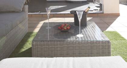 AlmerimarDuplexlujoo/sea view/JACUZ private / 🆓WIFI/SMART tv / lav-sec🐎⛳️🏄♂️