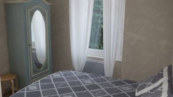 2 bedrooms, travel crib, WiFi