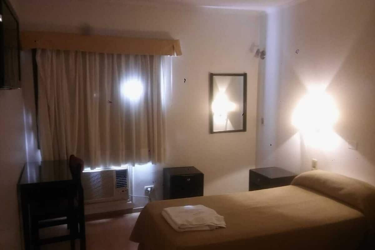 Caja de seguridad en la habitación, cortinas blackout y wifi gratis