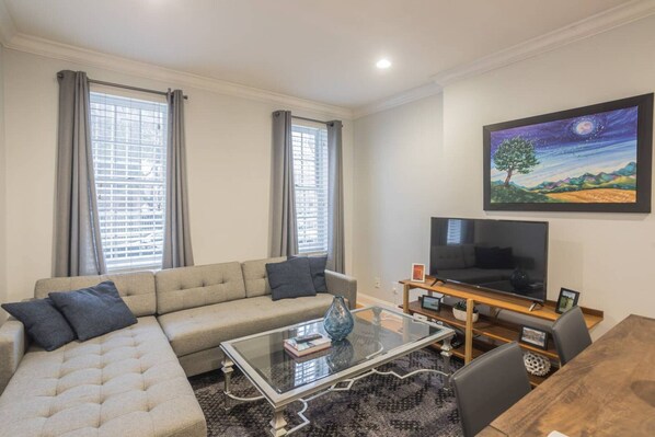 TV, Netflix, streaming services