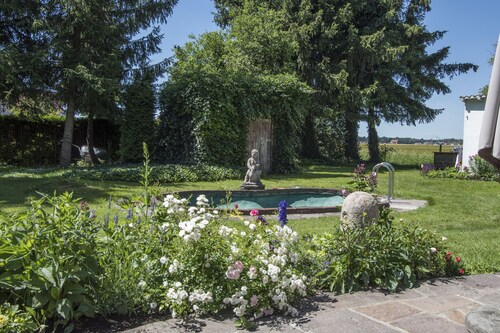 House with a large garden between Augsburg and Munich