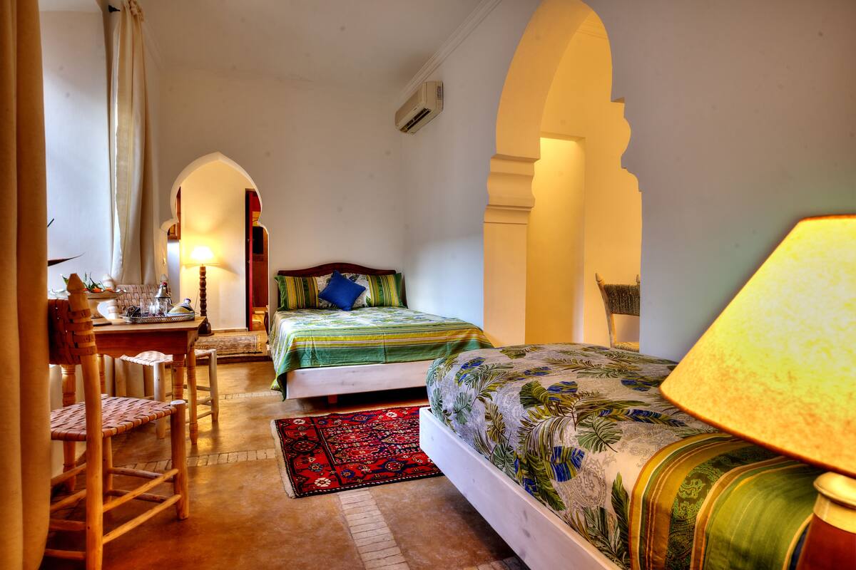 Junior Suite (Tan-Tan) | Hypo-allergenic bedding available, in-room safe, desk, cribs (free)