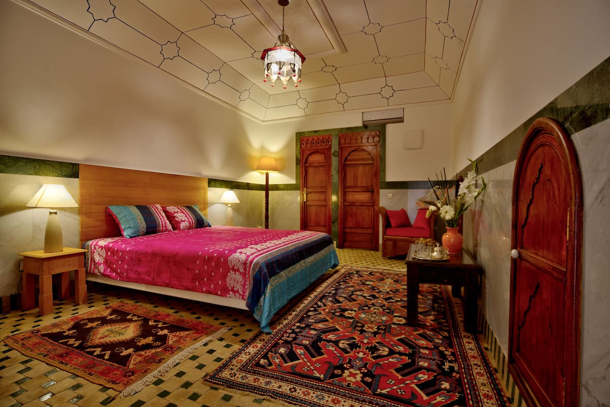Habitación Deluxe (Laayoune) | 3 dormitorios, ropa de cama hipoalergénica, caja fuerte y escritorio