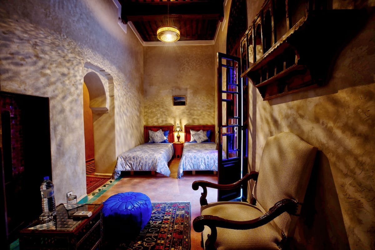 Habitación romántica, chimenea (Merzouga) | 3 dormitorios, ropa de cama hipoalergénica, caja fuerte y escritorio