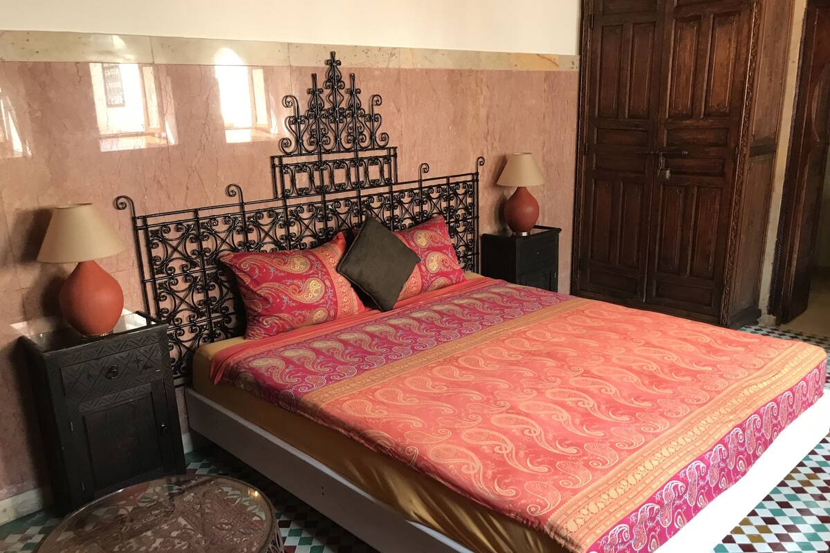Deluxe Room, Courtyard View (Tarfaya) | Hypo-allergenic bedding available, in-room safe, desk, cribs (free)