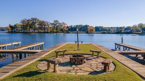 2/2 Condo on Lake Hamilton - Great Location! 10% discount on 7 night rental