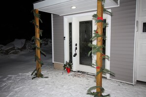 Exterior detail - Modern Country Getaway-Catskills (Monticello)