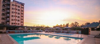 Buraha Zenoni Hotel and Resort