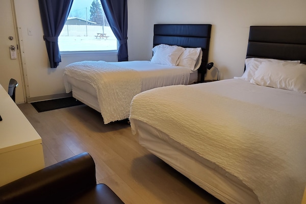 Double Room | Desk, laptop workspace, free WiFi, bed sheets