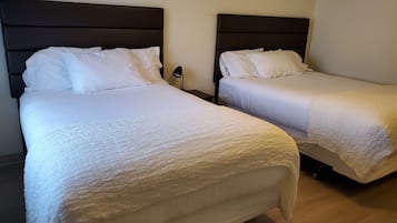 Habitación doble | Escritorio, espacio para trabajar con laptop y wifi gratis