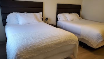 Double Room | Desk, laptop workspace, free WiFi, bed sheets