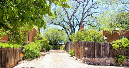 1930-luku Adobe Gem. Eastside, helppo kävelymatka minne tahansa haluat olla.