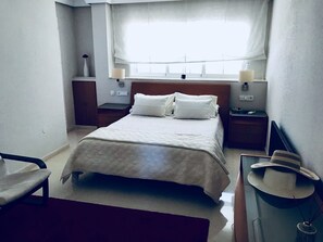 4 slaapkamers, een strijkplank/strijkijzer, gratis wifi, beddengoed