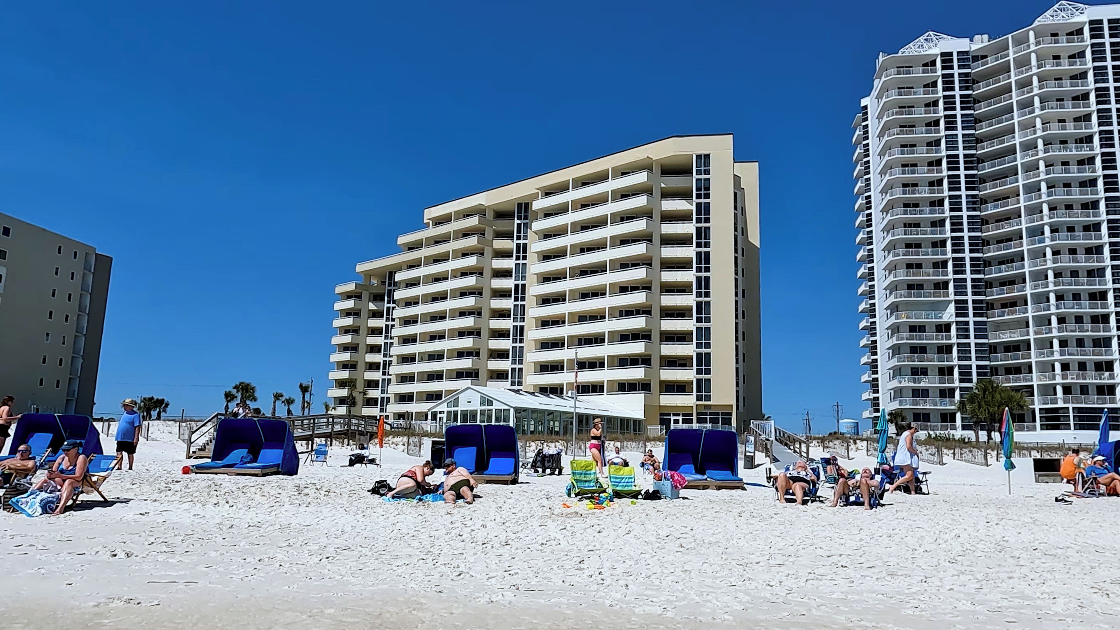 A la platja i gandules de platja 