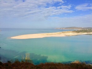 Plage, chaises longues