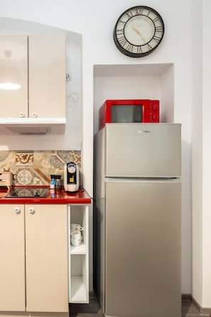 Superior Apartment, 1 Bedroom, Non Smoking, Balcony | Private kitchen