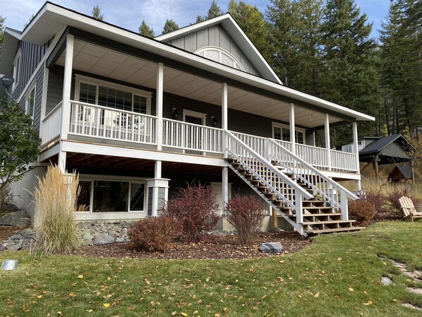 Exterior - Luxury Family Friendly Home ... tucked away next to Blaine Mountain (Kalispell)