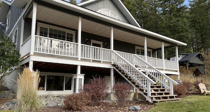 Luxury Family Friendly Home ... tucked away next to Blaine Mountain