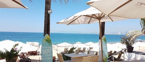Vlak bij het strand
