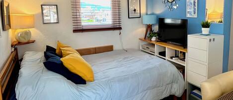 1 dormitorio, tabla de planchar con plancha, wifi gratis y ropa de cama