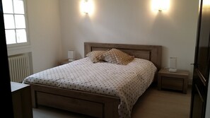 2 habitaciones, tabla de planchar con plancha y wifi 