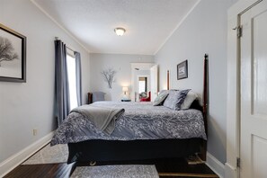 2 bedrooms, desk, iron/ironing board, free WiFi