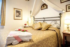 2 bedrooms, in-room safe, iron/ironing board, free WiFi - Your home in the center of Tuscany with Hot tub, Air Conditioning and Deck (Palaia)