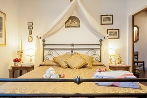 2 chambres, coffres-forts dans les chambres, fer et planche à repasser