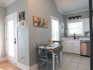Dining - Lazy Daze 10AU-Beautiful Poolside Cottage with Loft @ the Purple Parrot (Pensacola)