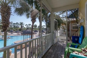 Property grounds - Lazy Daze 10AU-Beautiful Poolside Cottage with Loft @ the Purple Parrot (Pensacola)