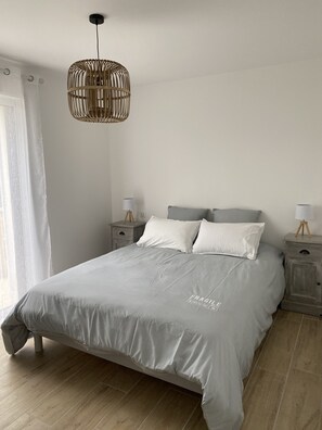 2 bedrooms, desk, iron/ironing board, travel cot