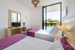 3 bedrooms, in-room safe, desk, iron/ironing board - New! Villa Anur - Three Bedroom Villa, Sleeps 6 (Sant Jordi de Ses Salines)